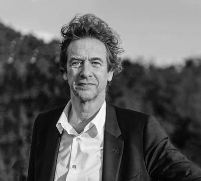 Photo of Hilary Lawson